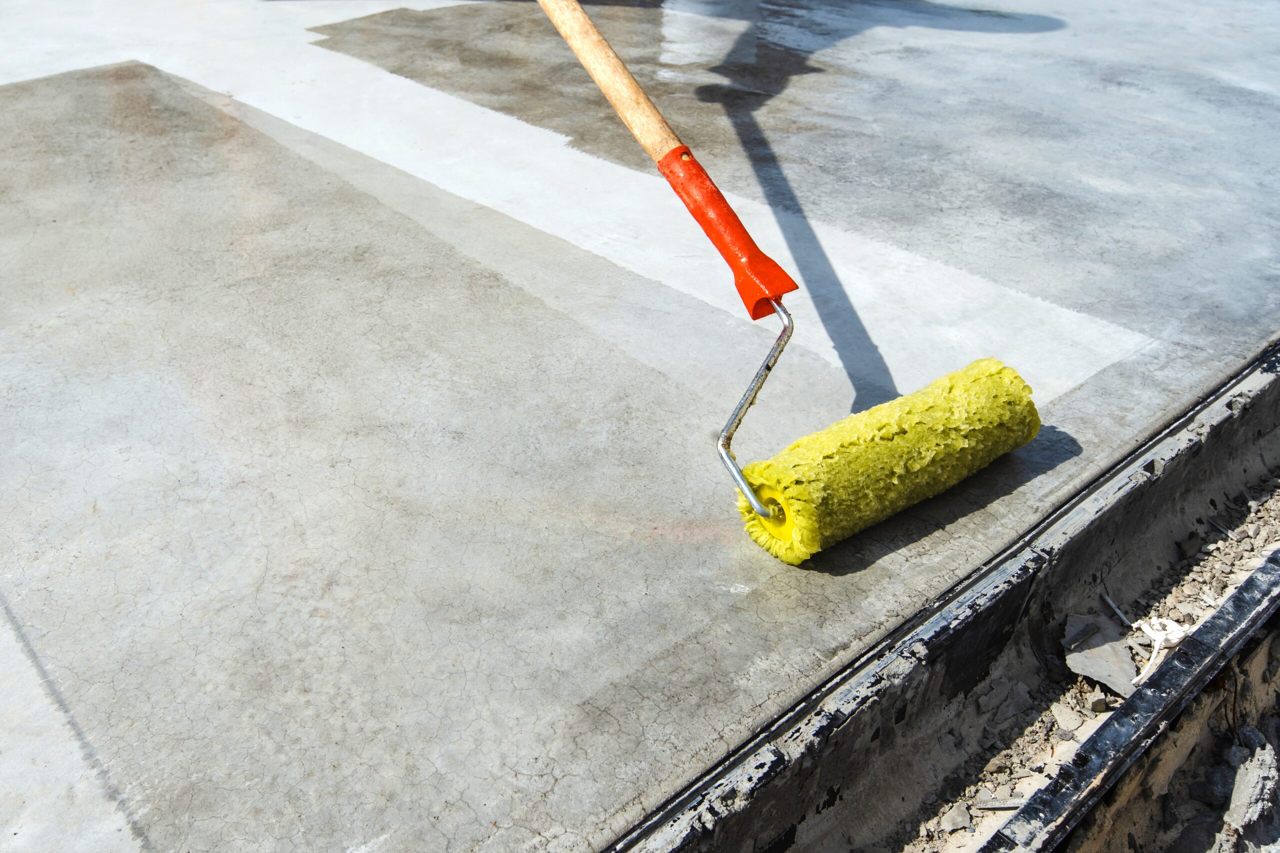 Impregnacja betonu – kiedy i dlaczego jest tak ważna?