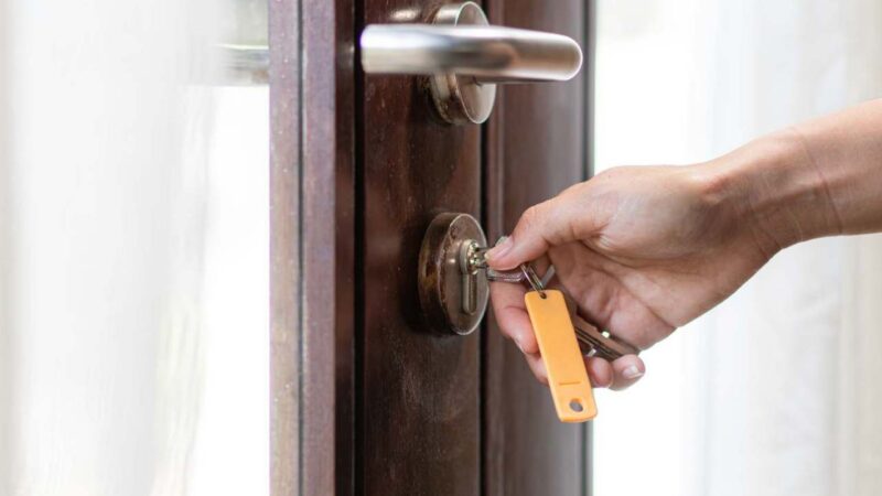 Czym są wkładki do zamka i jak wybrać odpowiednią dla swoich drzwi?